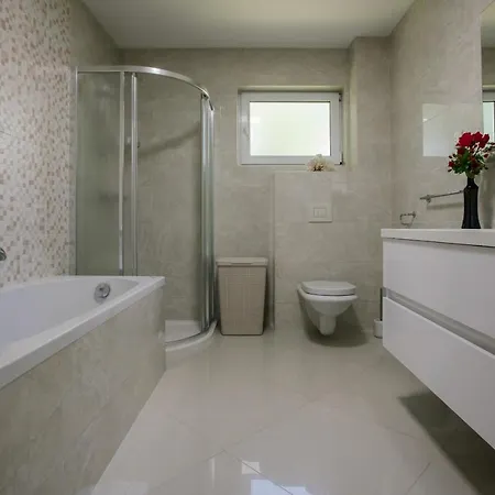Luxury Two Complex *