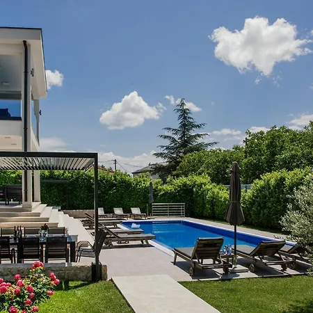 Luxury Two Complex *