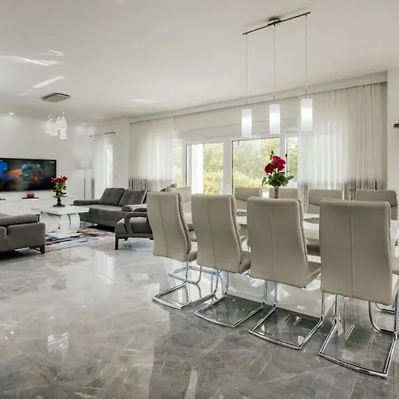 Luxury Two Complex *
