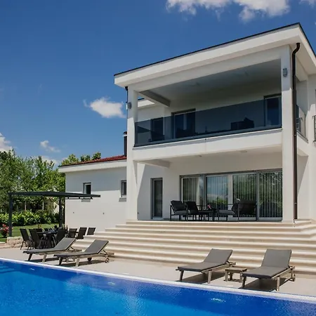 Villa Luxury Two Complex