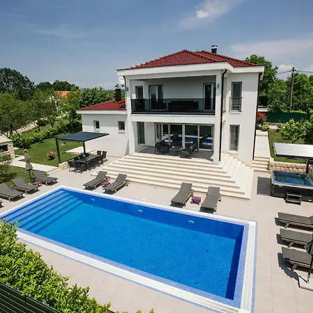 Luxury Two Complex Villa *